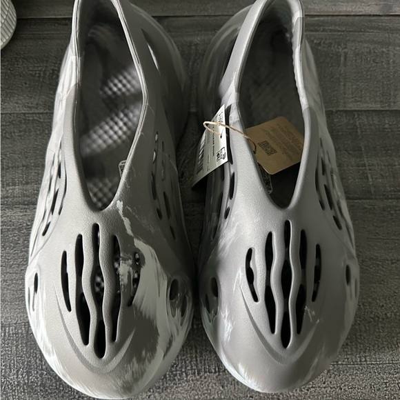 Yeezy Foam Runner Men’s 7 (Women’s 8) Granite | YZY Foam RNR | NIB New adidas - Picture 7 of 9